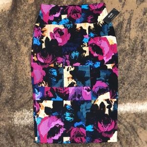 NWT Nicole Miller Digital Rose pencil skirt xsmall